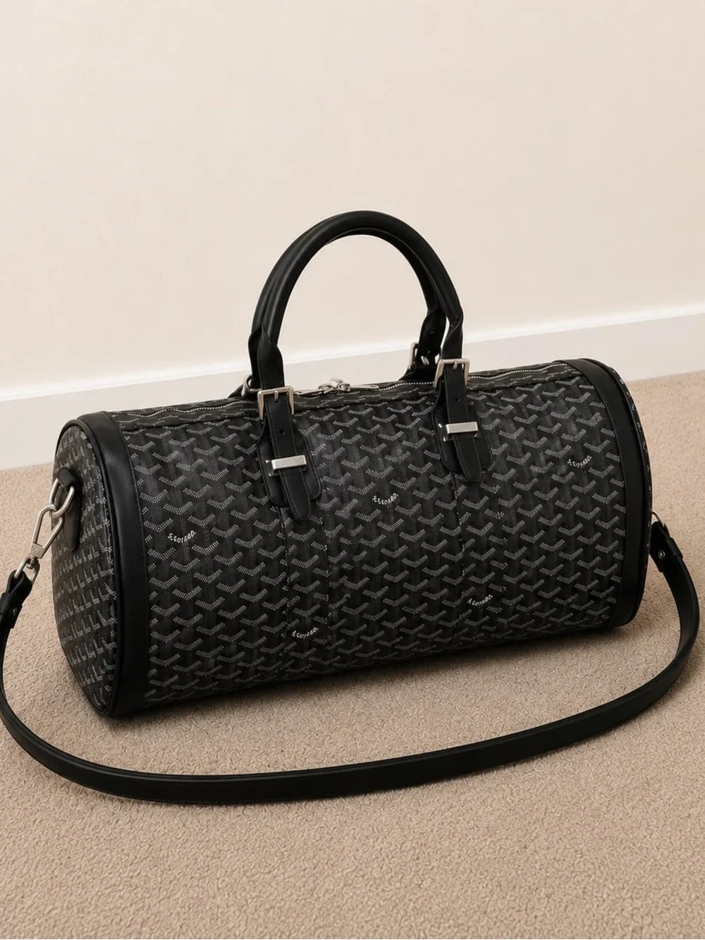Abercrombie & Fitch Black Patterned Men's Duffel Bag